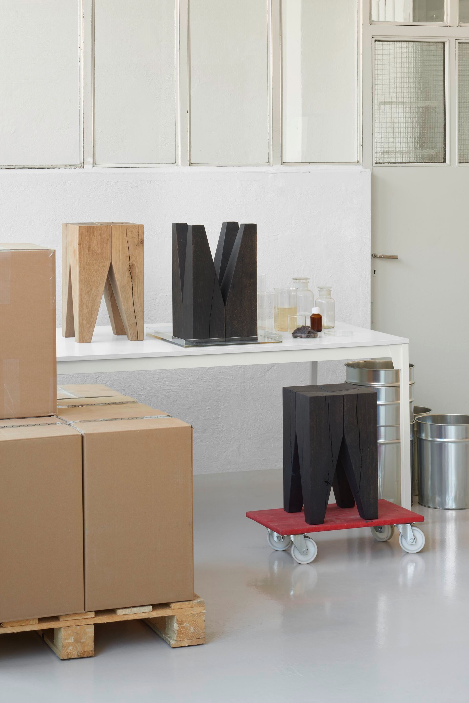 Квадратный журнальный столик из дуба e15 BACKENZAHN BLACK OAK ARCH-00032830 - Вид №14