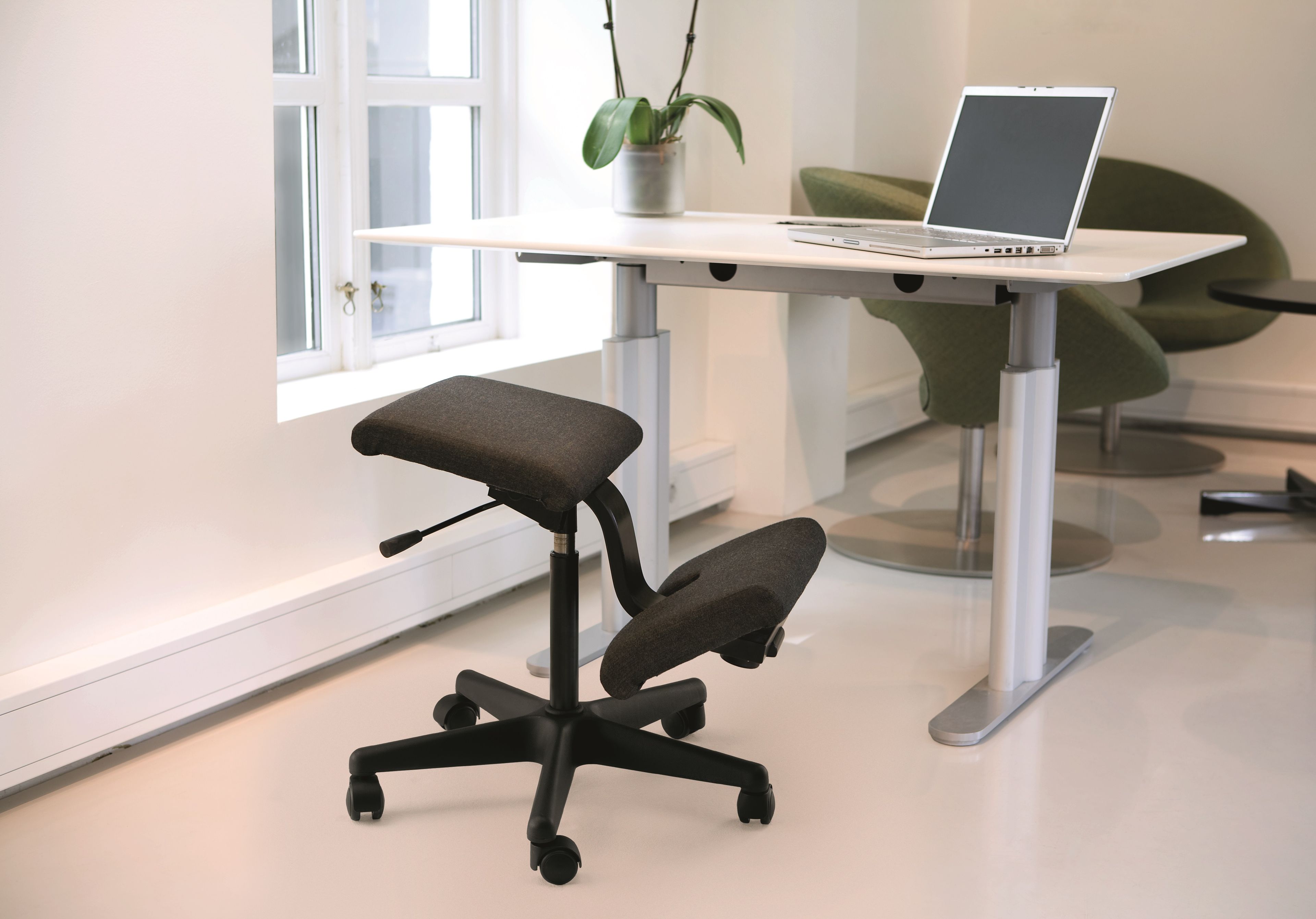 Мягкий стул с колесами Varier Furniture WING™ BALANS® ARCH-00032870 - Вид №5