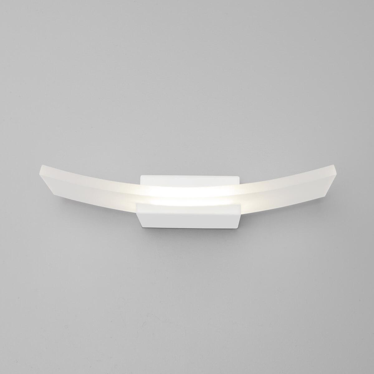 40152/1 Led белый Настенный светодиодный светильник Eurosvet Share