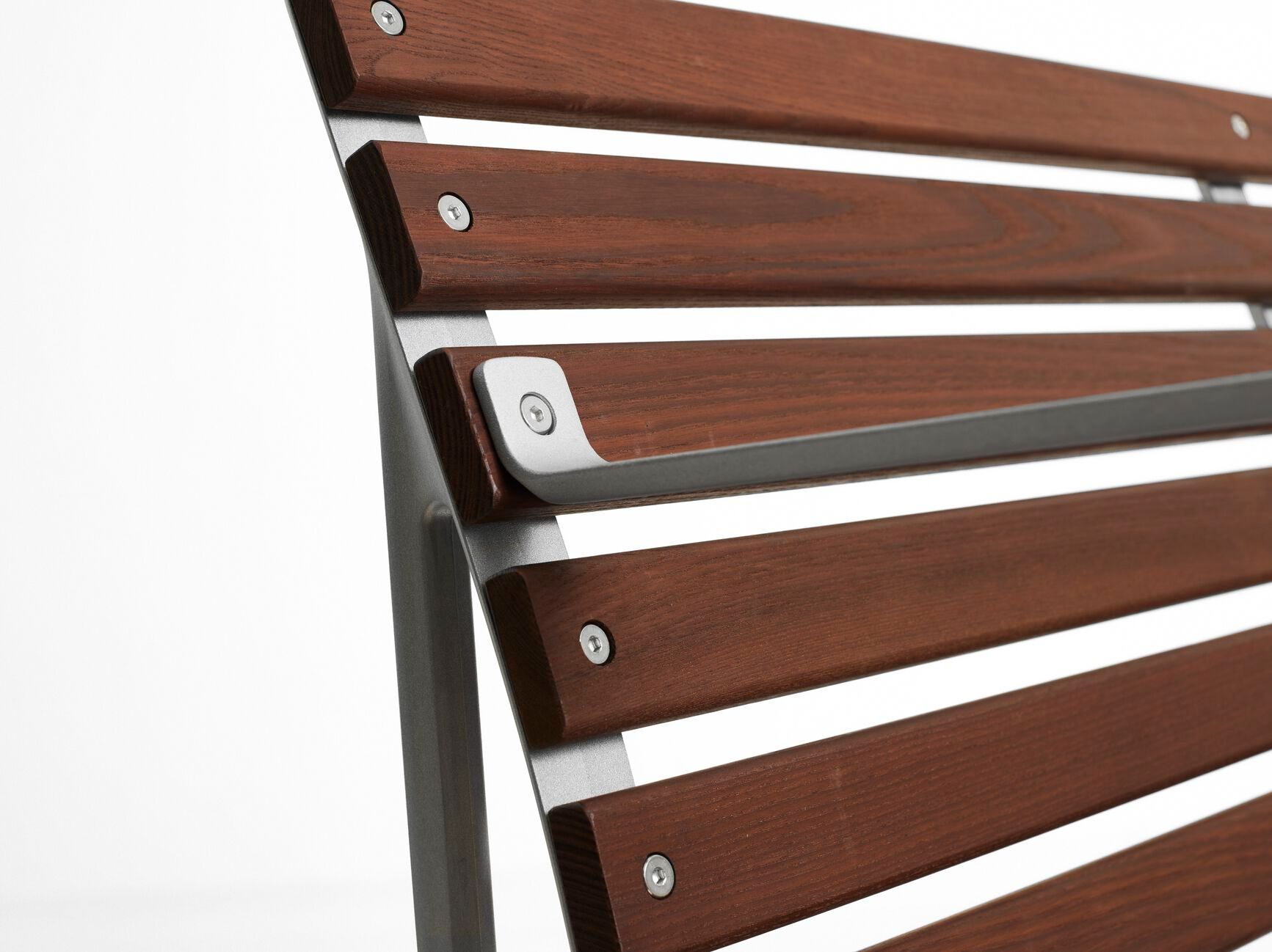 Садовая скамейка из ясеня с подлокотниками и спинкой Hay Траверс ARCH-00090628 - Вид №1