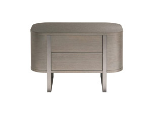 Деревянная тумбочка с ящиками