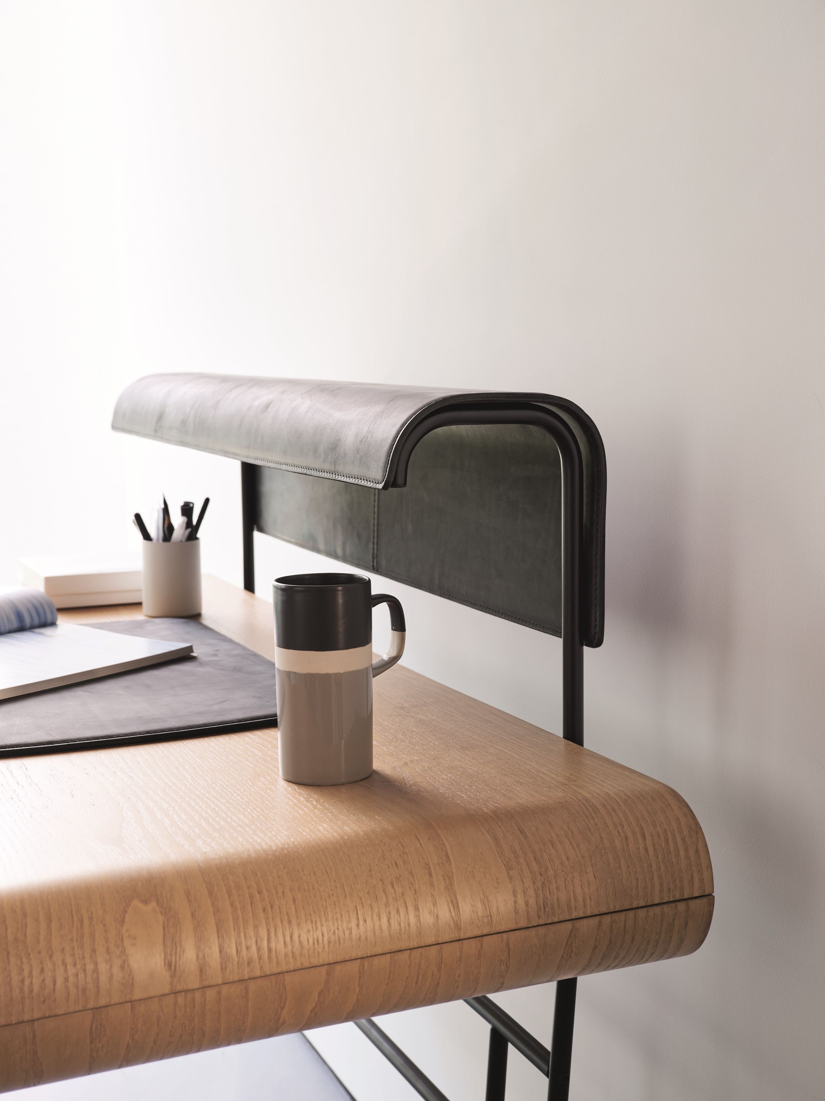 Деревянный прямоугольный стол с ящиками Midj Apelle ARCH-00078767 - Вид №1