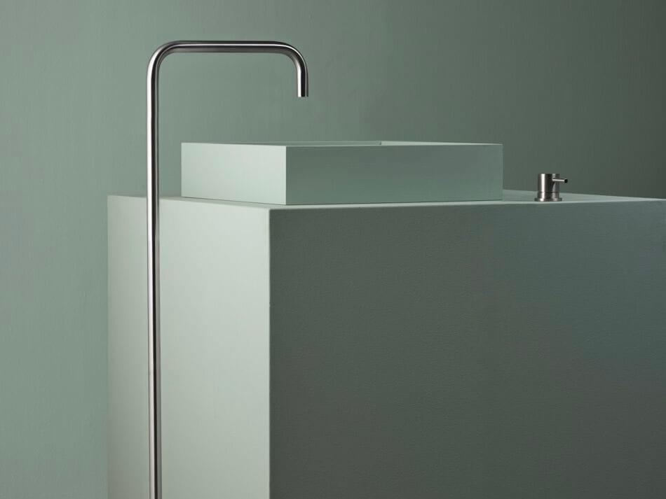 Напольная дозирующая насадка из нержавеющей стали для умывальника BEAMTECH Level ARCH-00077912