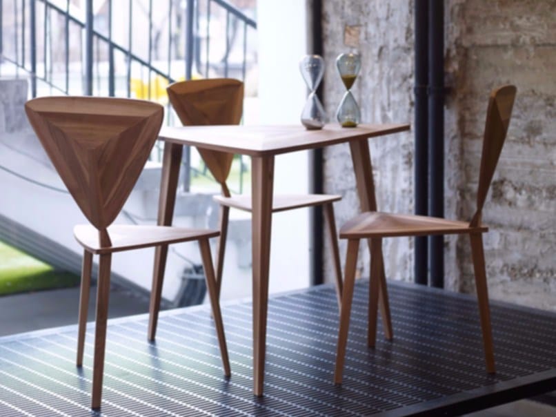 Треугольный обеденный стол из массива дерева HOOKL und STOOL Stealth ARCH-00028820 - Вид №4