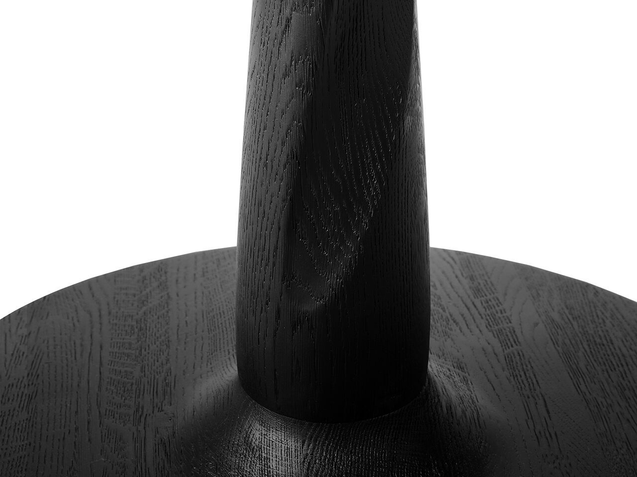 Круглый дубовый обеденный стол Ethnicraft Torsion ARCH-00122130