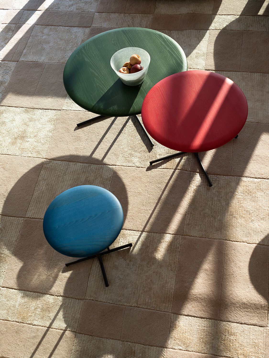 Круглый журнальный столик из ясеня и металла Potocco Graphic ARCH-00084637 - Вид №5