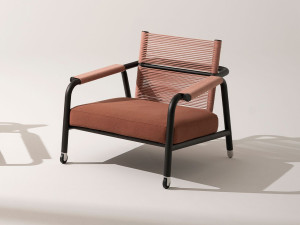 Тканевое садовое кресло с подлокотниками