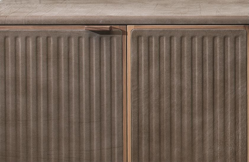 Деревянный шкаф с кожаной обивкой и распашными дверями i 4 Mariani Мур ARCH-00093022 - Вид №4