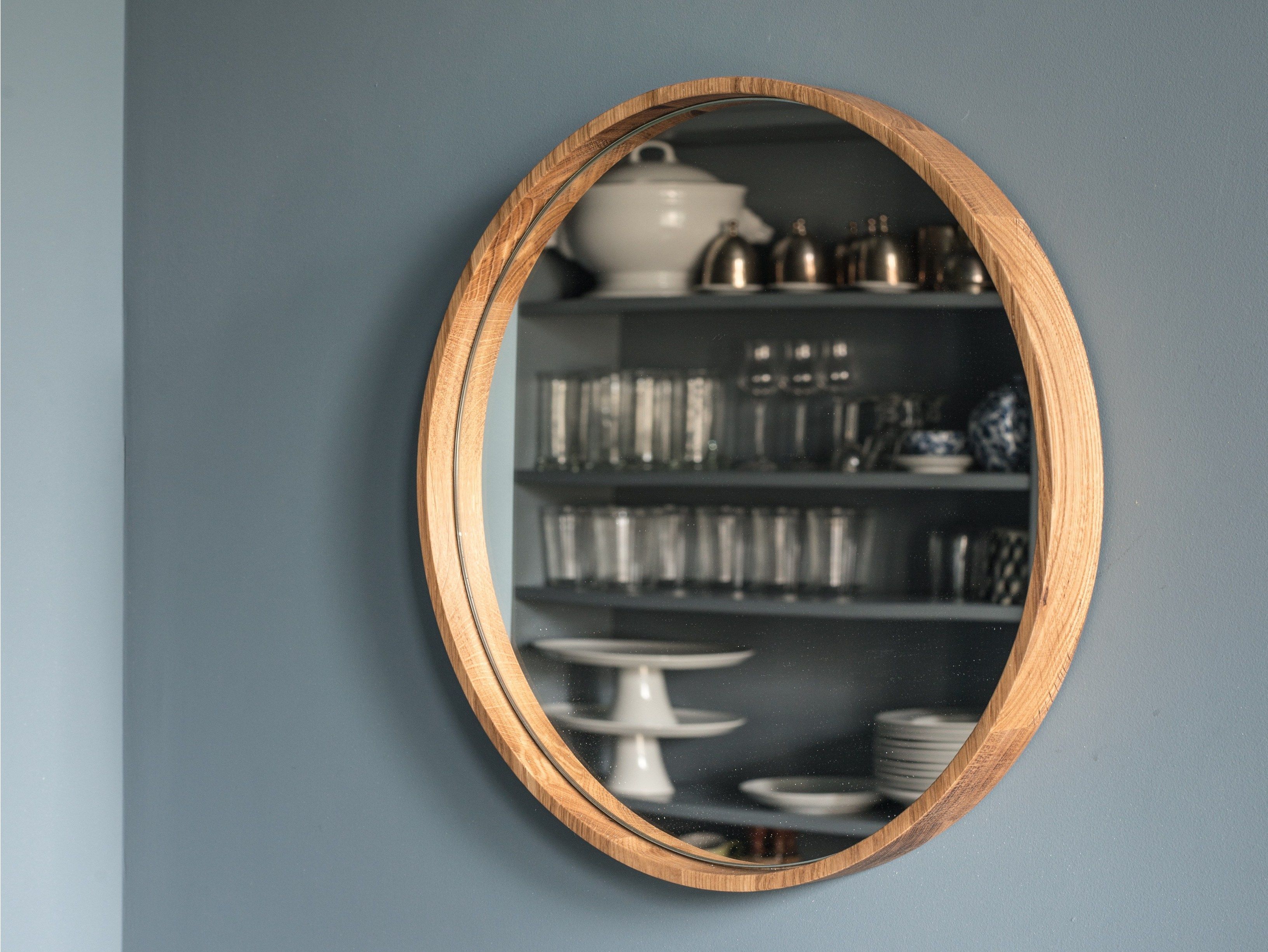 Круглое деревянное зеркало с рамкой In Stock ST FURNITURE ARCH-00002814 - Вид №1