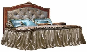Martini Interiors Двуспальная кровать из дерева с мягким изголовьем Emozioni