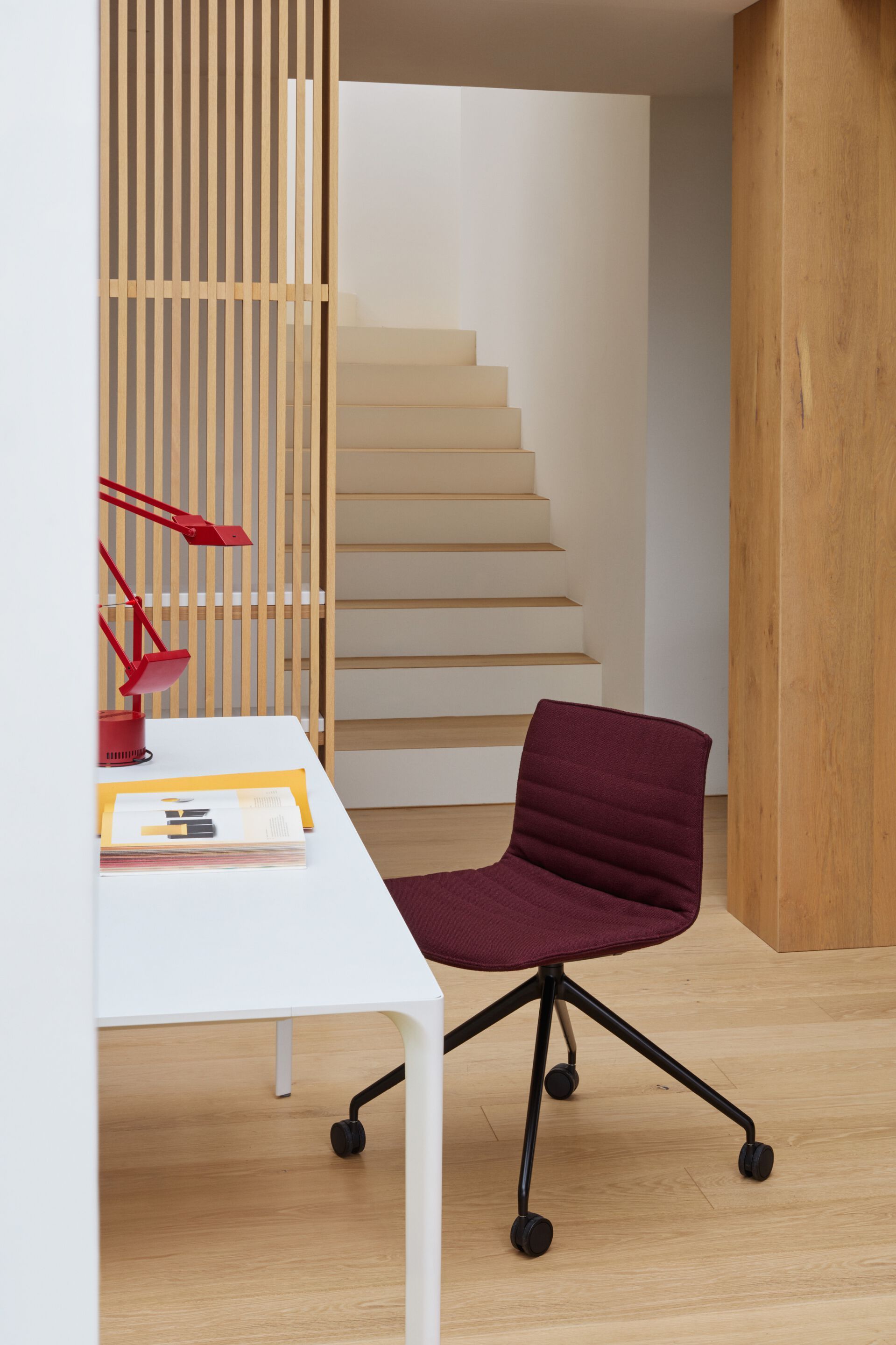 Стул на колесиках с подлокотниками Arper Catifa Up ARCH-00025608 - Вид №5