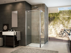 Стеклянная угловая душевая кабина с распашной дверью