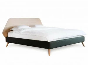 Heavens Двуспальная кровать с тканевым основанием и деревянным изголовьем Teo
