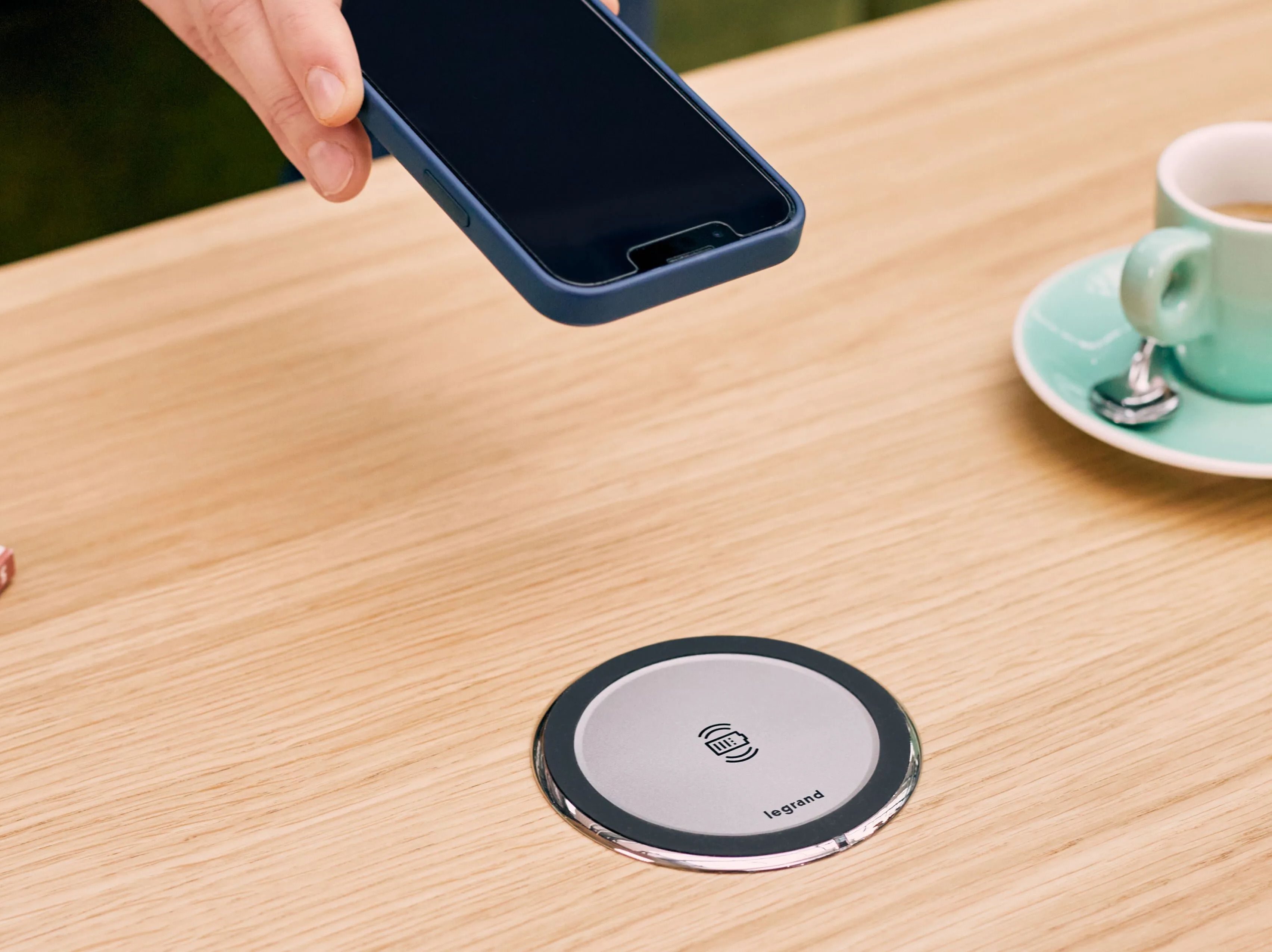 Беспроводная зарядка legrand Incara ARCH-00019892