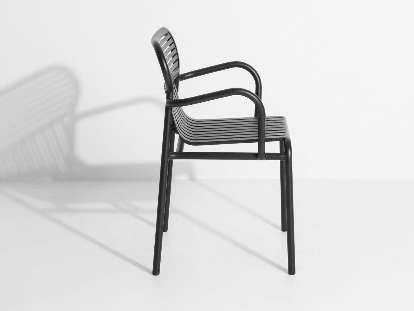 Алюминиевый штабелируемый стул с порошковым покрытием с подлокотниками Petite Friture выходные ARCH-00096326 - Вид №6