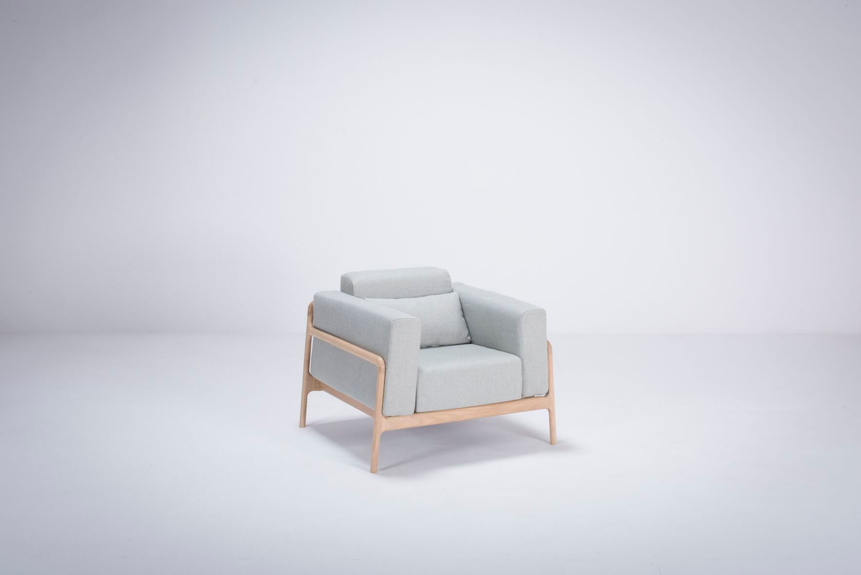 Тканевое кресло с подлокотниками Gazzda Fawn ARCH-00142631 - Вид №2