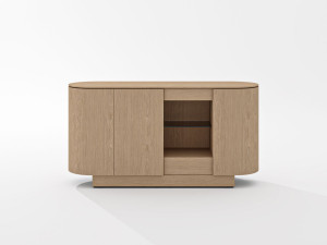 Шкаф из дуба с распашными дверями