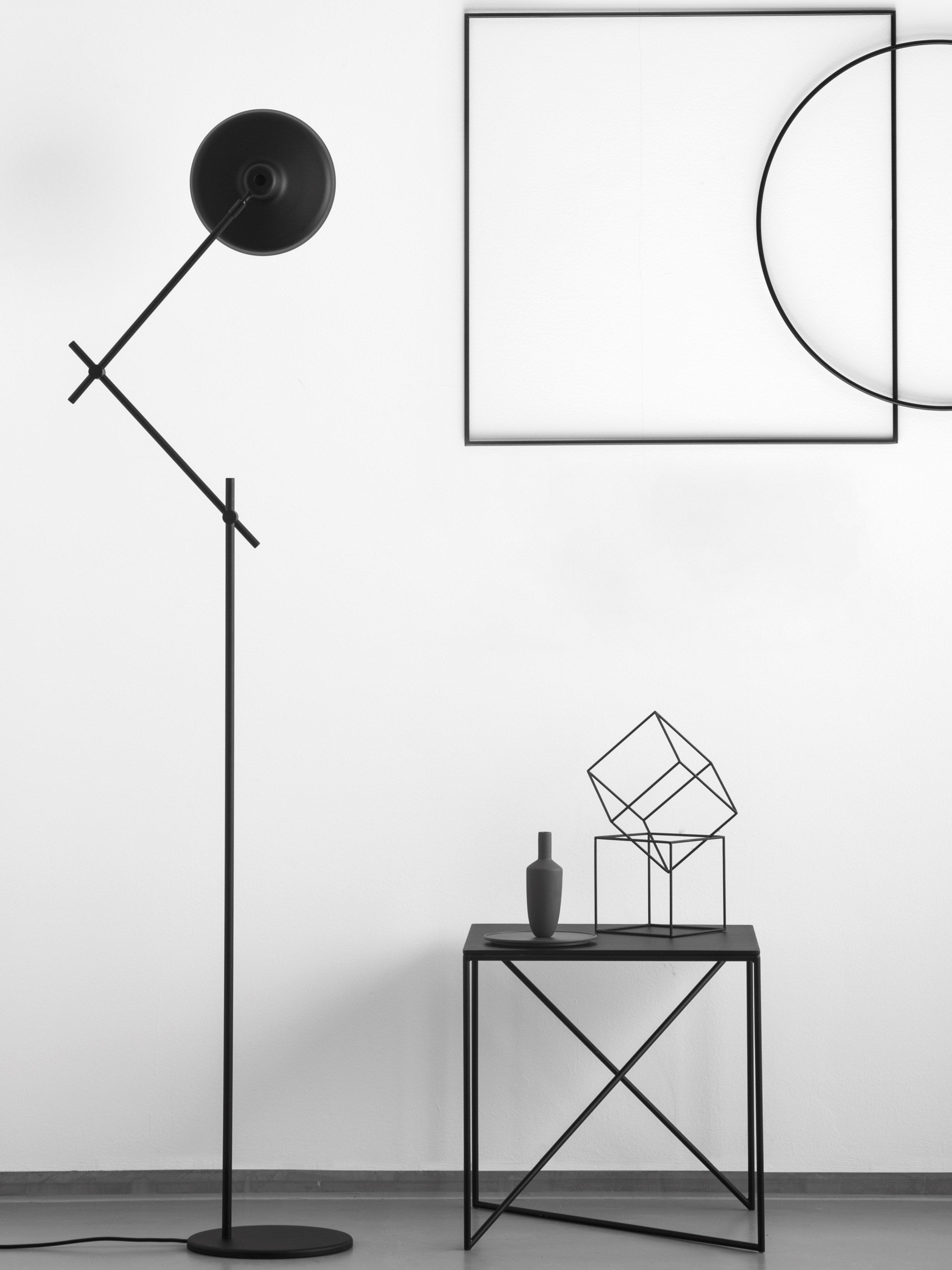 Регулируемая напольная лампа Grupa Arigato ARCH-00016173