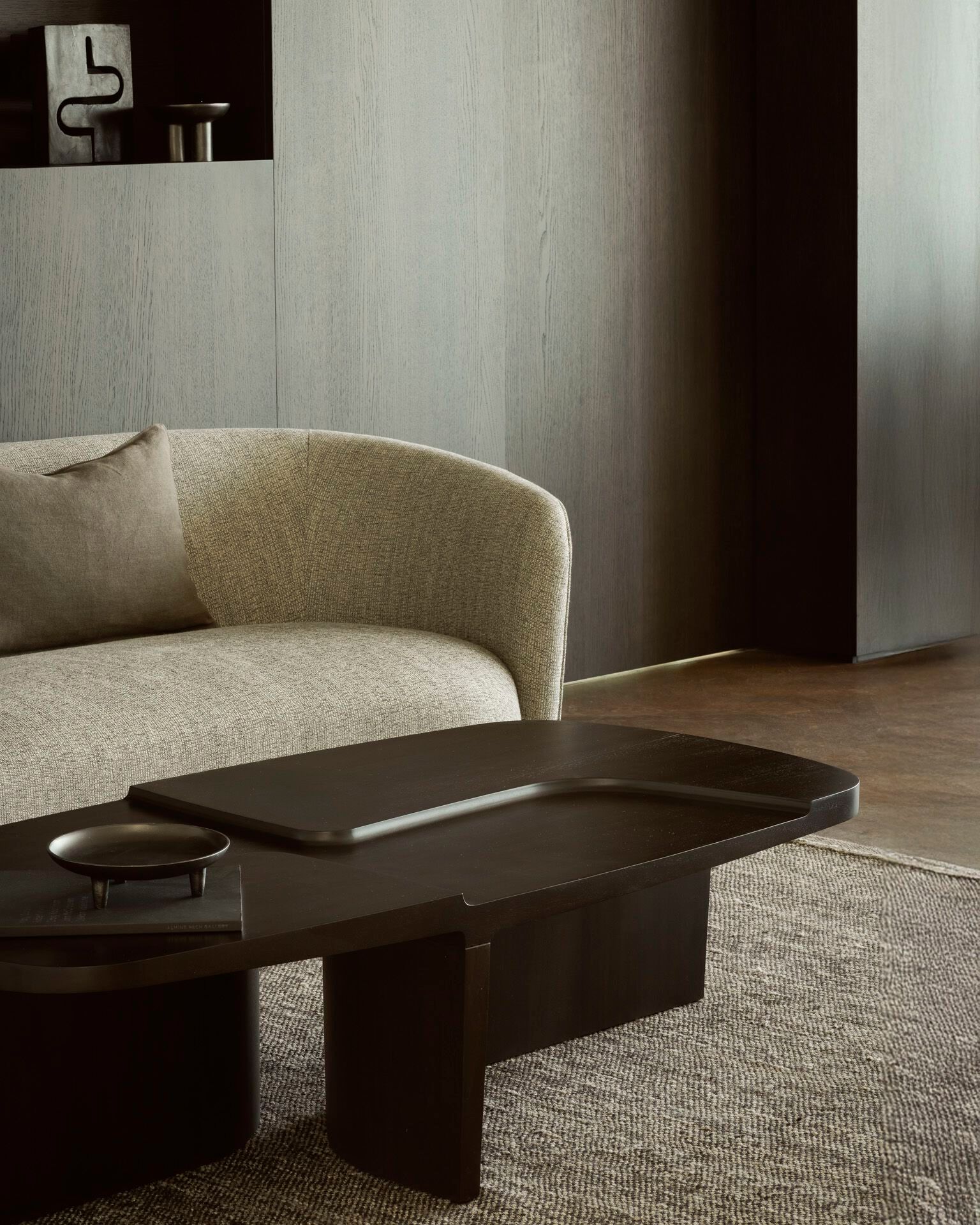 Прямоугольный низкий журнальный столик из красного дерева Ethnicraft Brutalist ARCH-00044388 - Вид №7