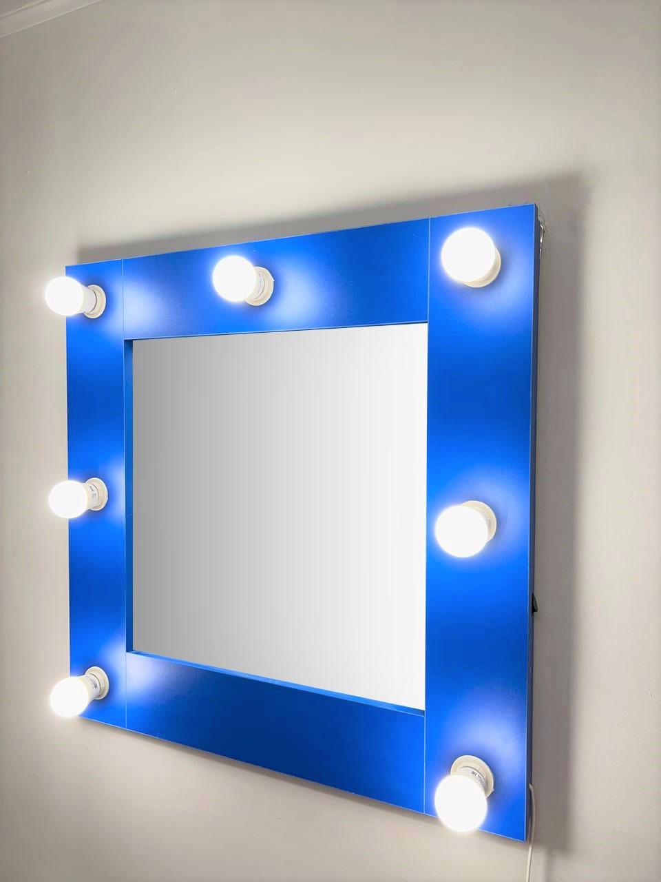 91053075 Гримерное зеркало с лампочками 60x60 см цвет синий STLM-0458985 BEAUTYUP