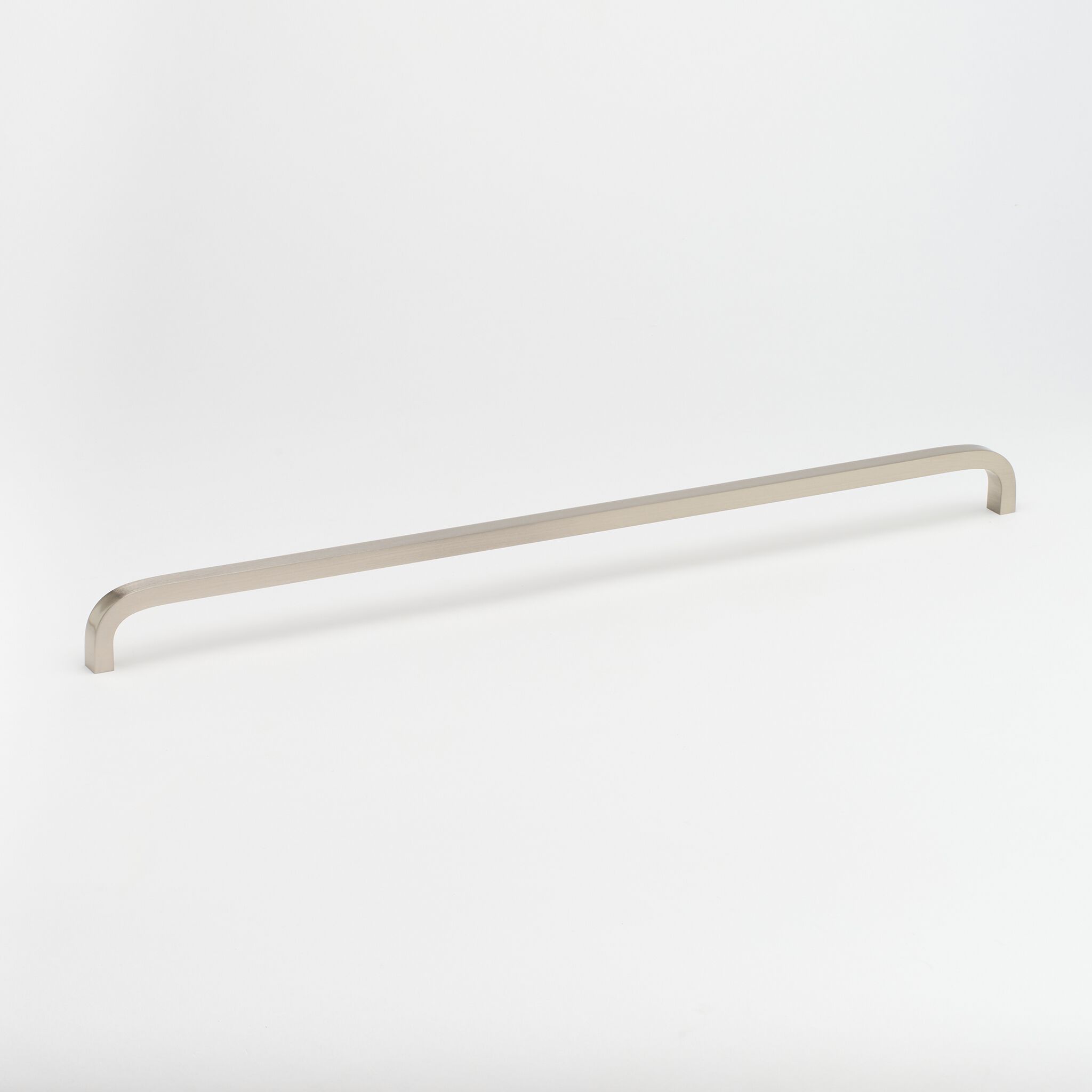 Латунная мебельная ручка Lo & Co Interiors Curve ARCH-00101114 - Вид №15