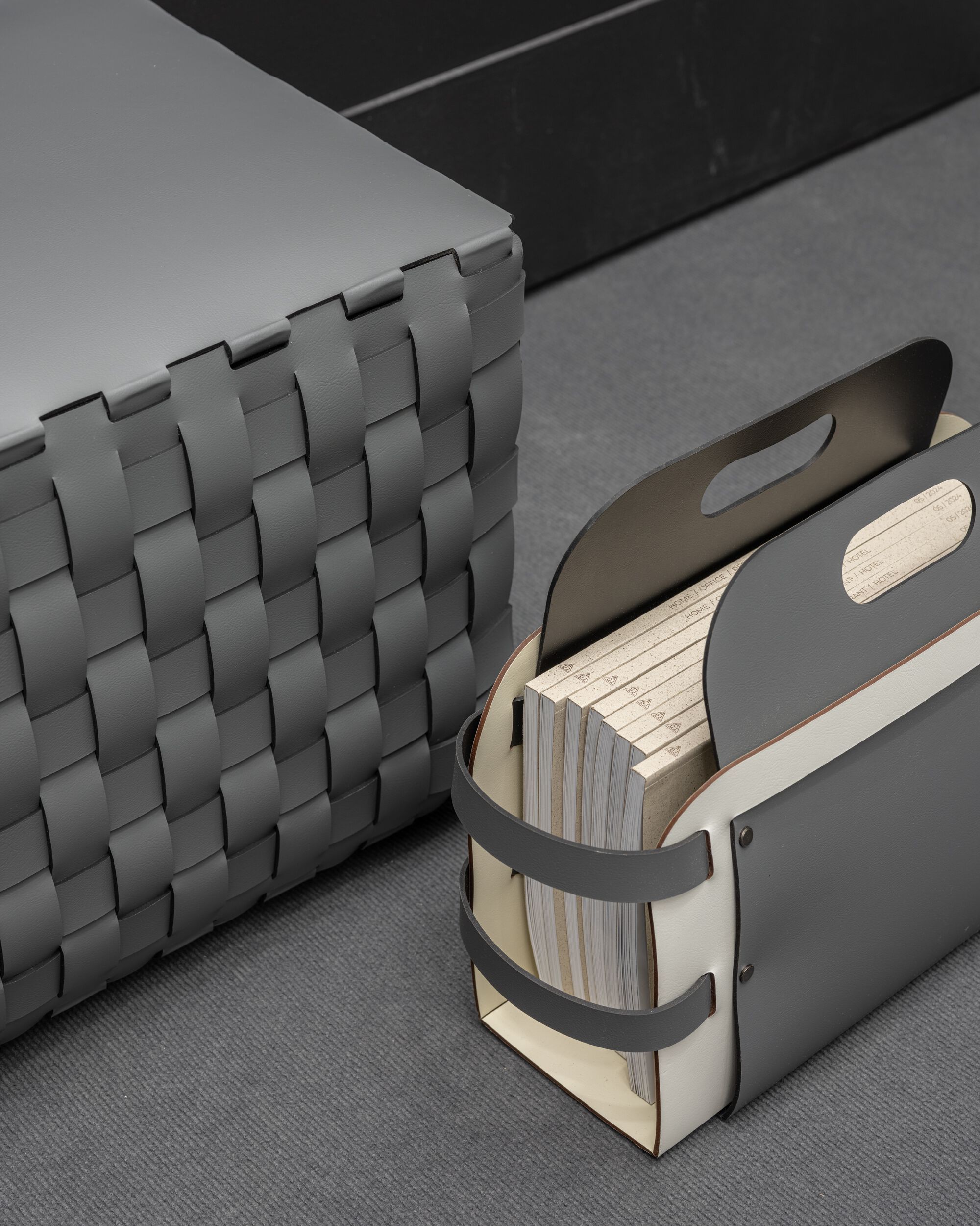 Кожаная офисная стойка для журналов ADJ PORTA RIVISTE ARCH-00141149 - Вид №3