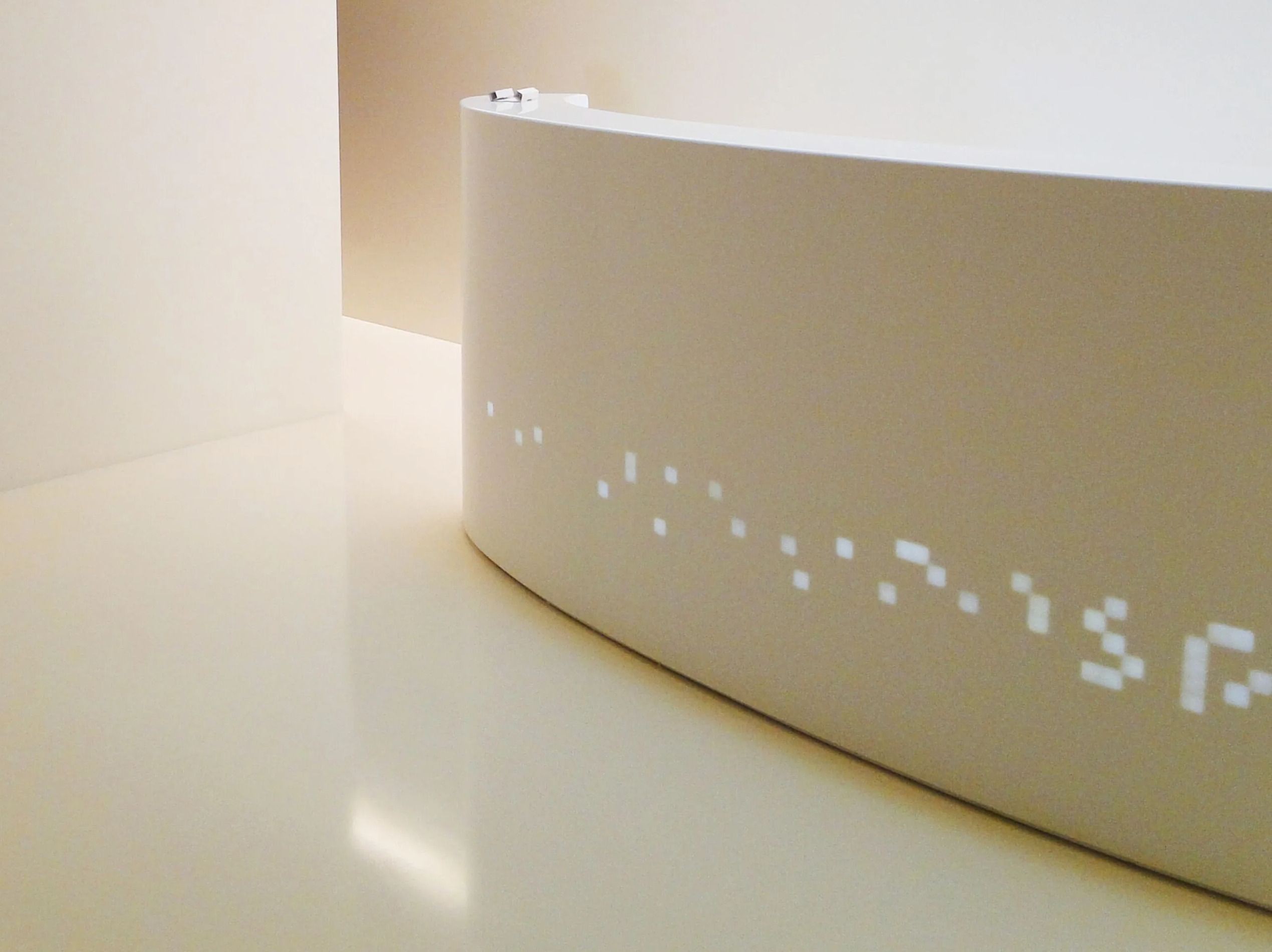 Banco reception in Corian® AMOSDESIGN MIURA ARCH-00058663 - Вид №1