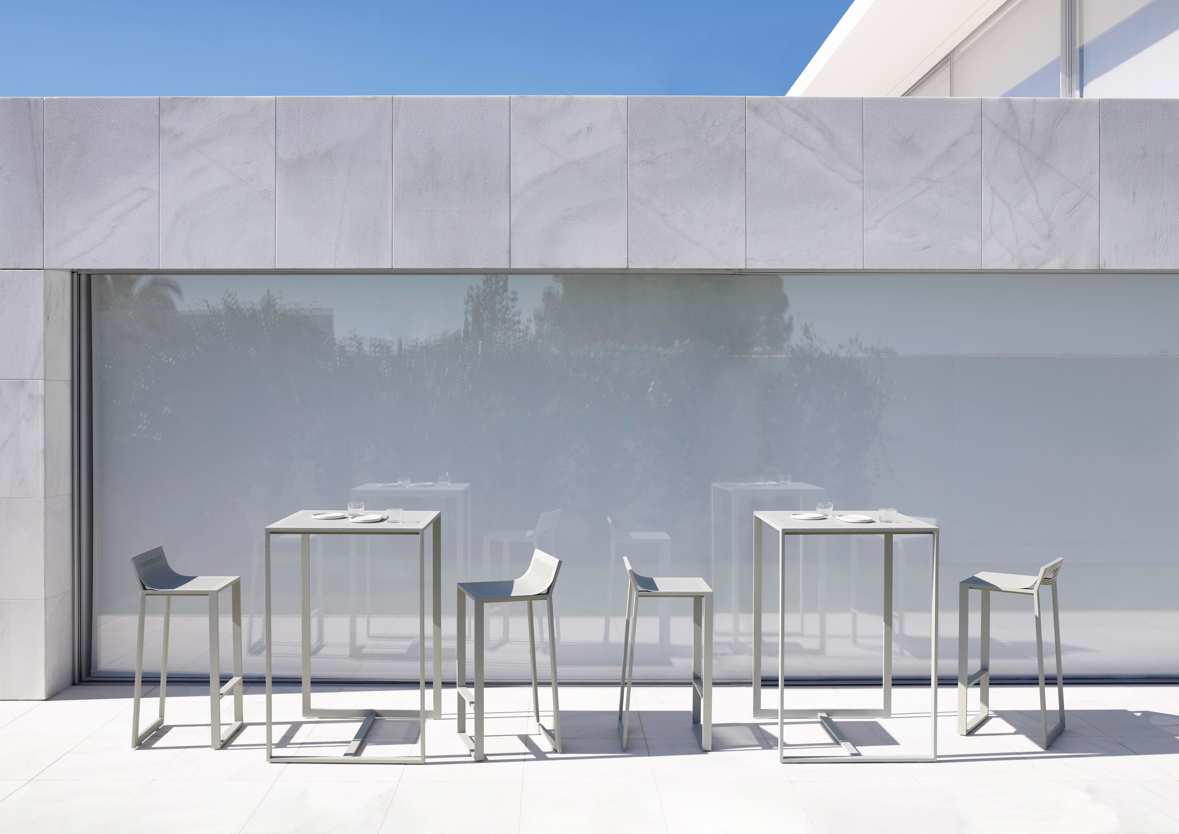 Высокий квадратный стол из алюминия с термокрытием GANDIABLASCO Blau ARCH-00132006 - Вид №2