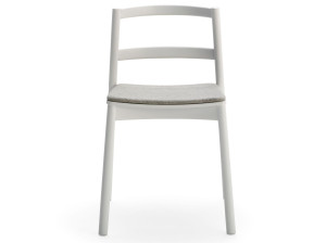 Стул из бука с мягким сиденьем