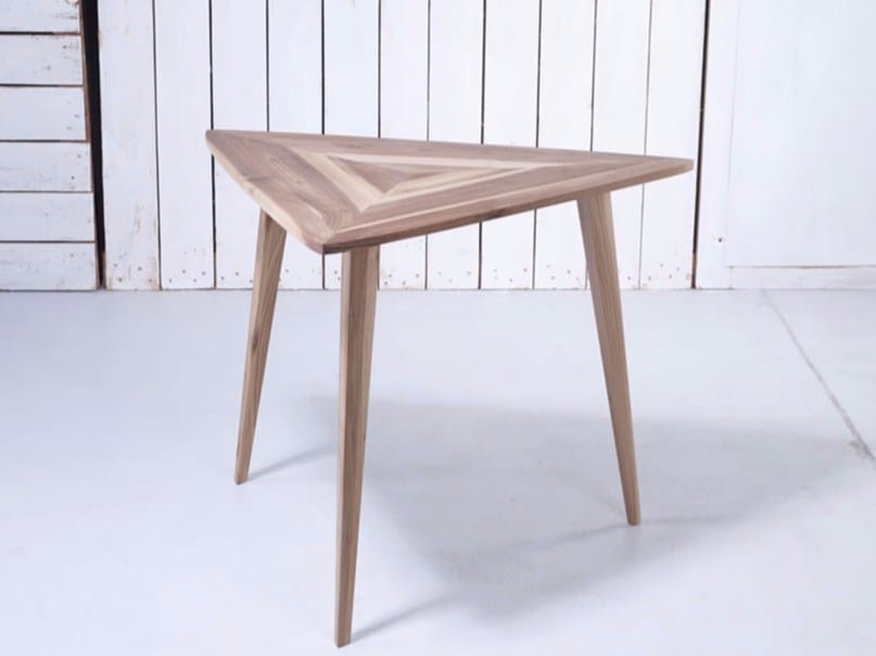 Треугольный обеденный стол из массива дерева HOOKL und STOOL Stealth ARCH-00028820 - Вид №2