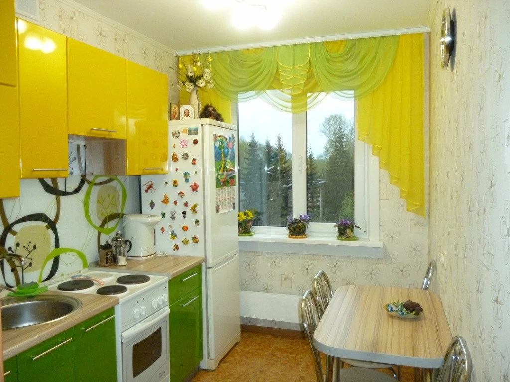 Идеи штор для маленькой кухни