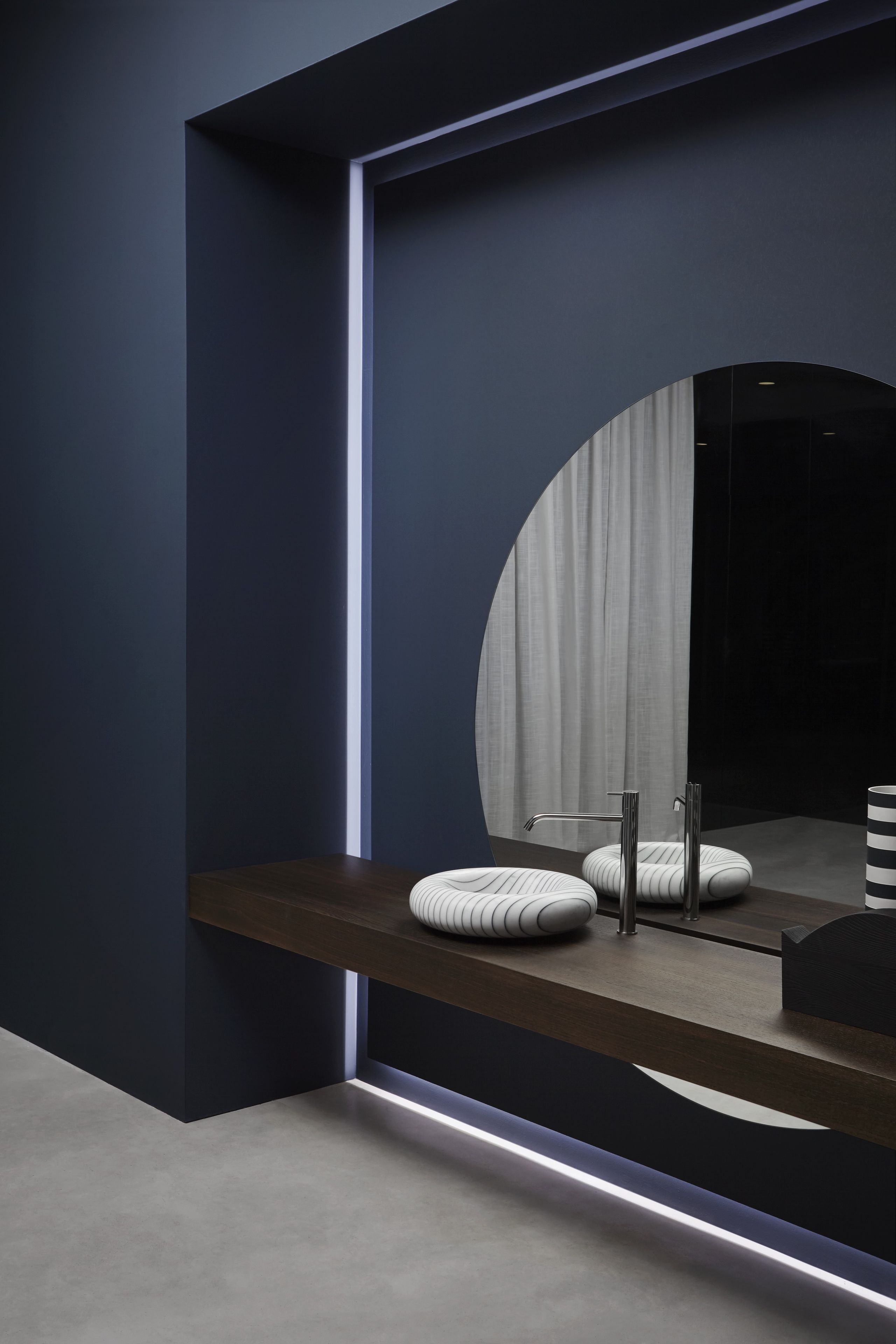 Круглая столешница из каррарского мрамора Antoniolupi Между строк ARCH-00121764 - Вид №2