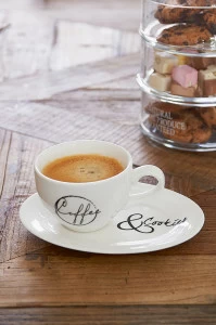 Чашка с блюдцем "Кофе и печеньки" средняя Riviera Maison r ИНЛАВКА RIVIERA MAISON 068223 Белый;черный