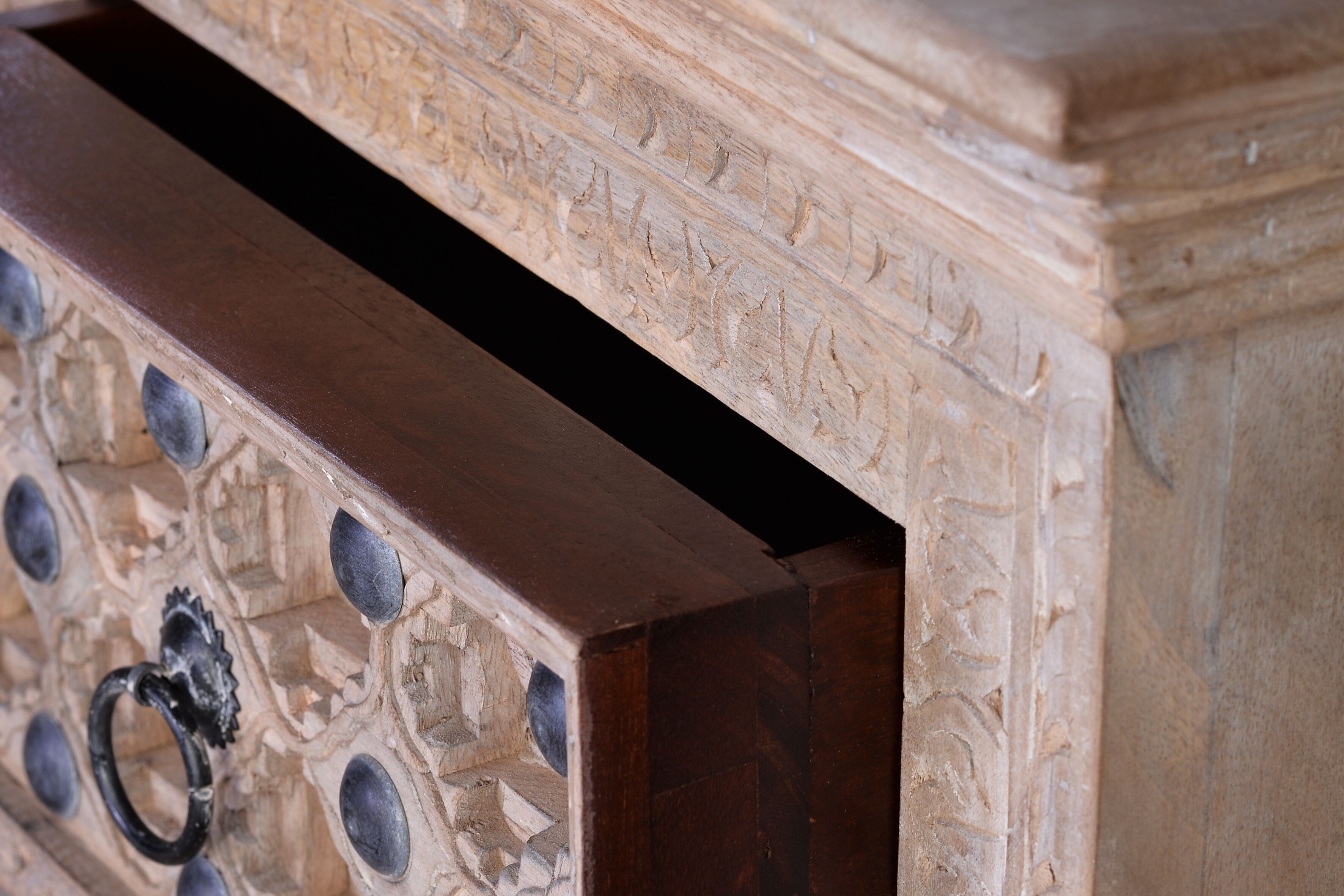 Прямоугольная тумбочка из манго с ящиками Giner y Colomer Bakhra Natural ARCH-00032008 - Вид №3