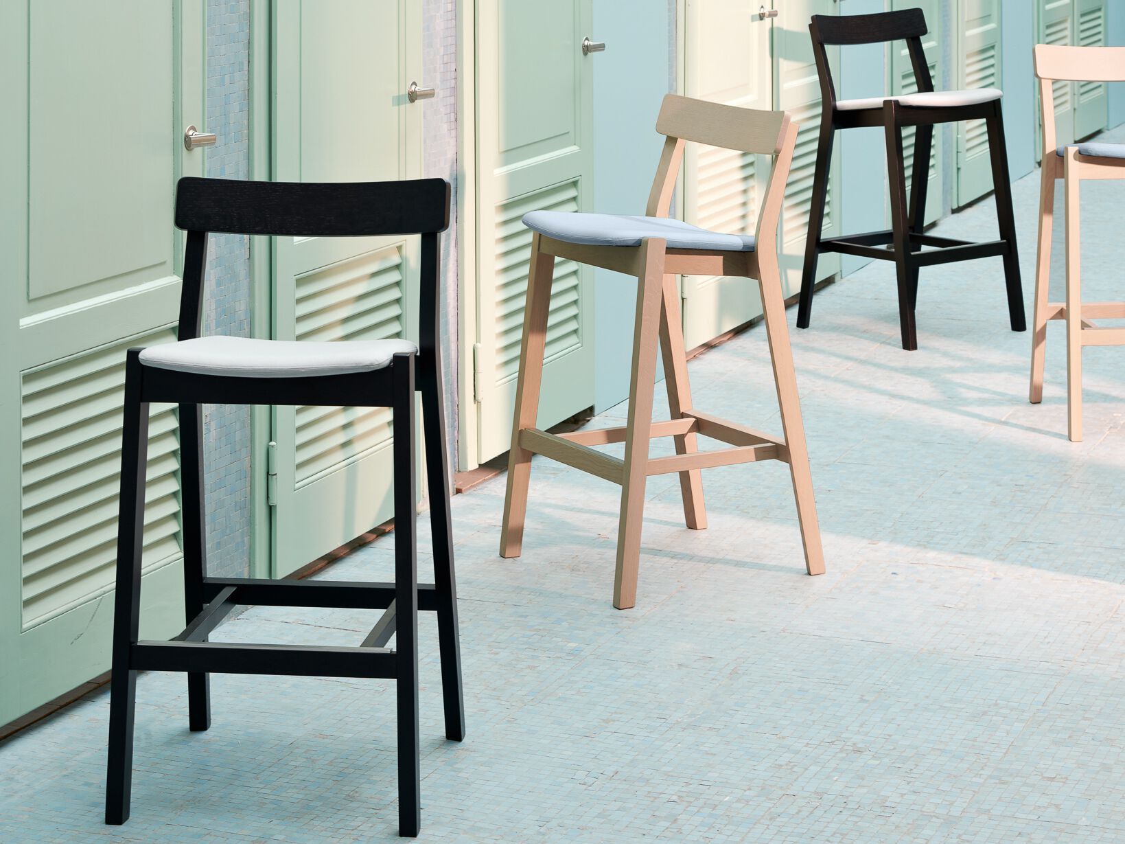 Высокий деревянный табурет с подставкой для ног Very Wood рамка ARCH-00023103 - Вид №3