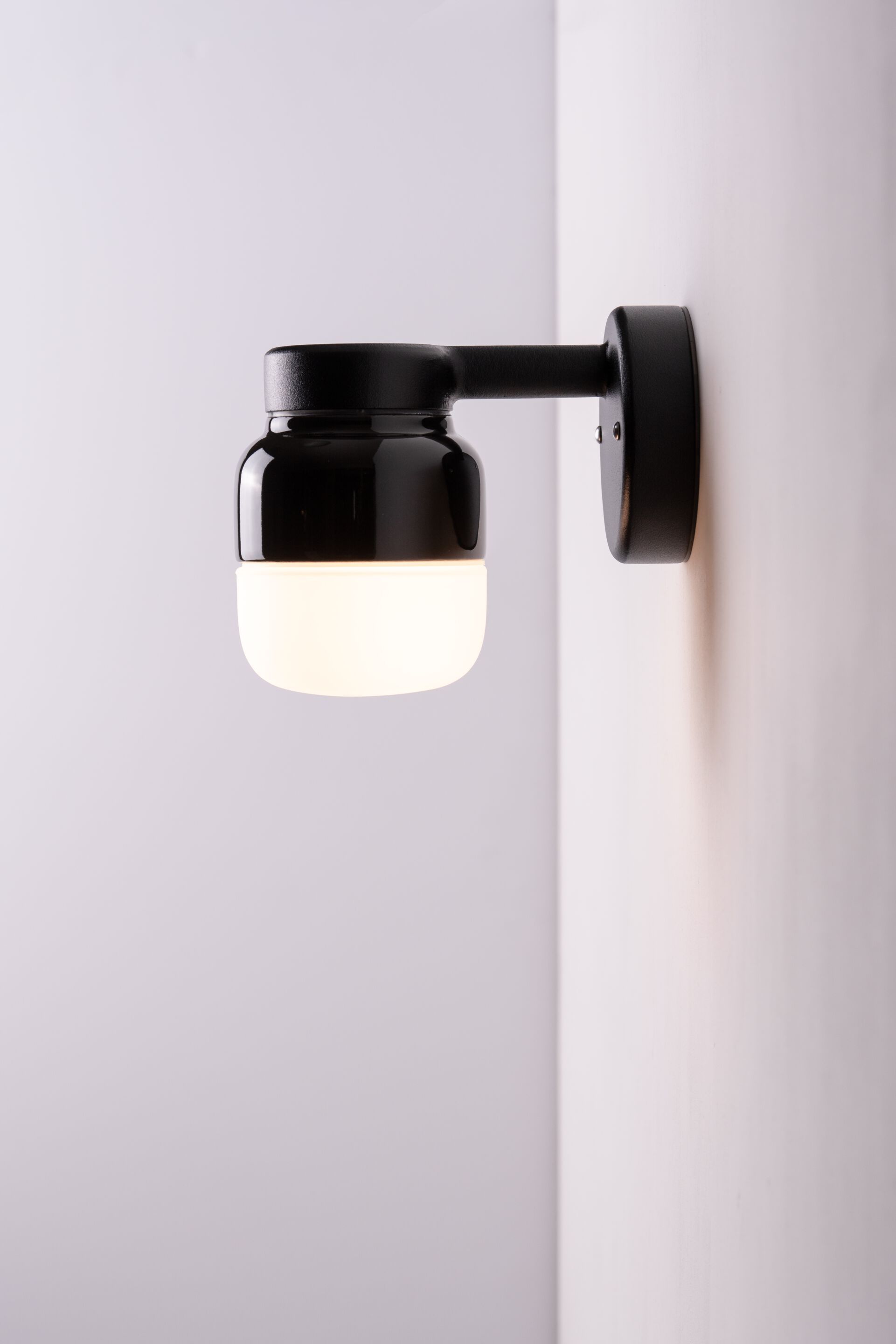 Матовый и фарфоровый стеклянный настенный светильник Ifö Electric Ohm ARCH-00050049 - Вид №7