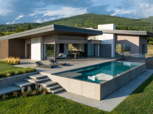 Пейзажный бассейн