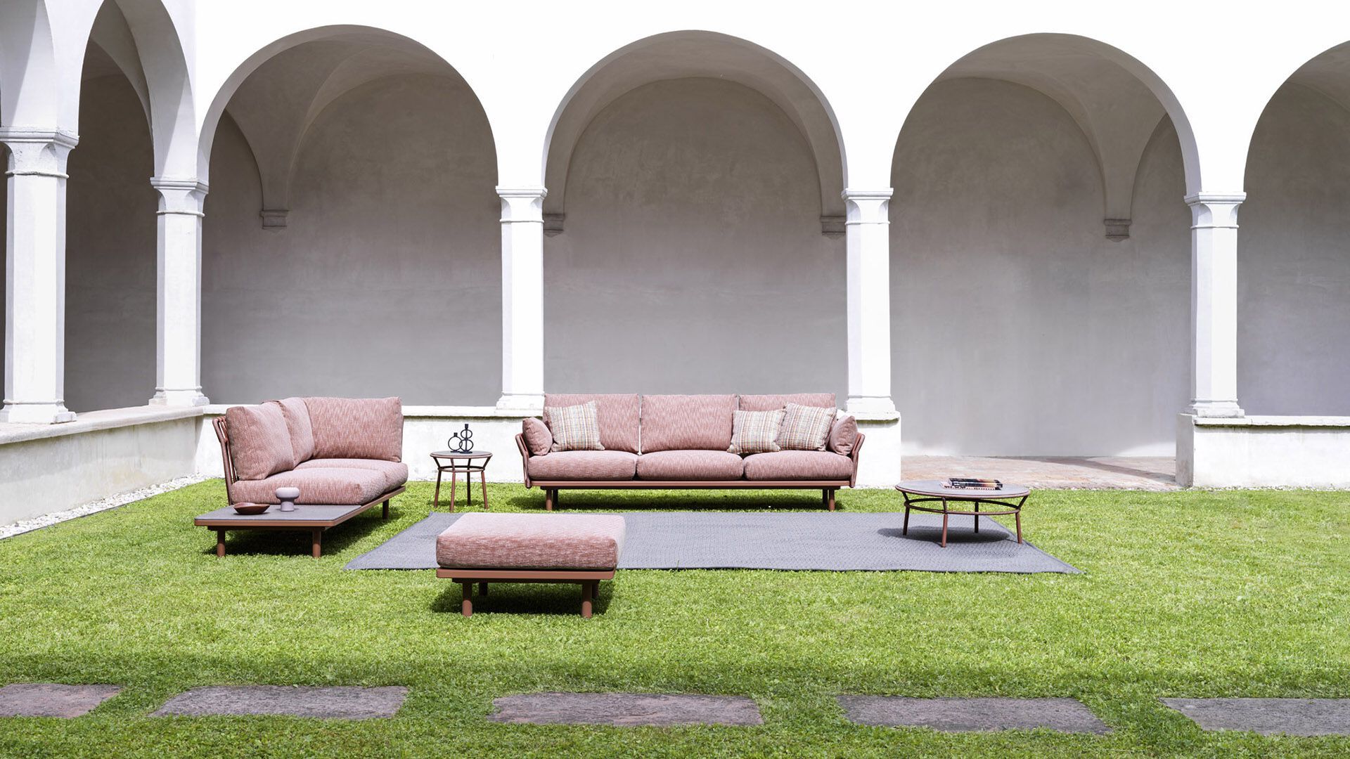 3-местный тканевый садовый диван Varaschin Emma Cross ARCH-00071436 - Вид №1