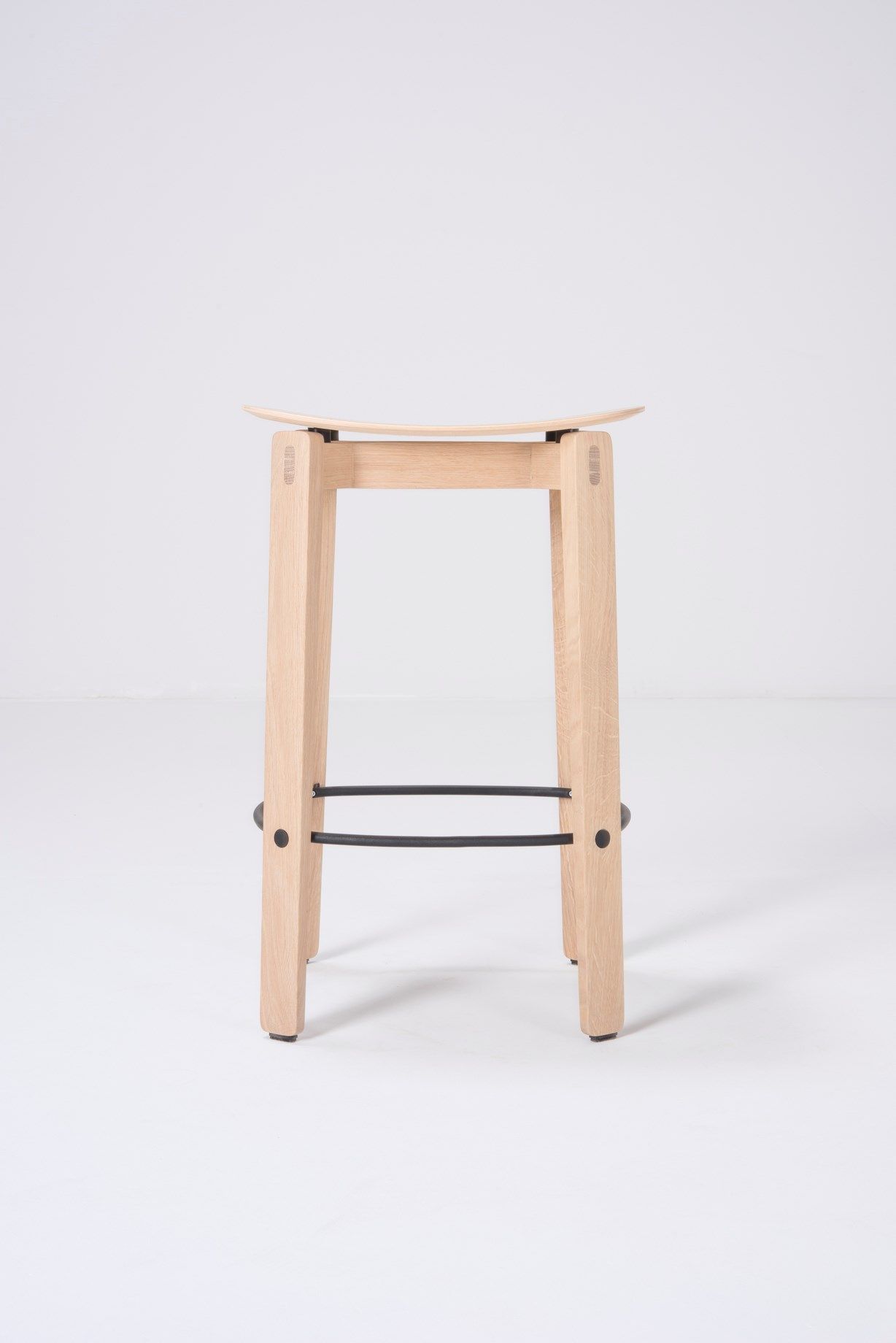 Дубовый барный стул с подставкой для ног Gazzda ARCH-00009485 - Вид №2