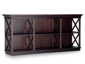 Деревянный книжный шкаф