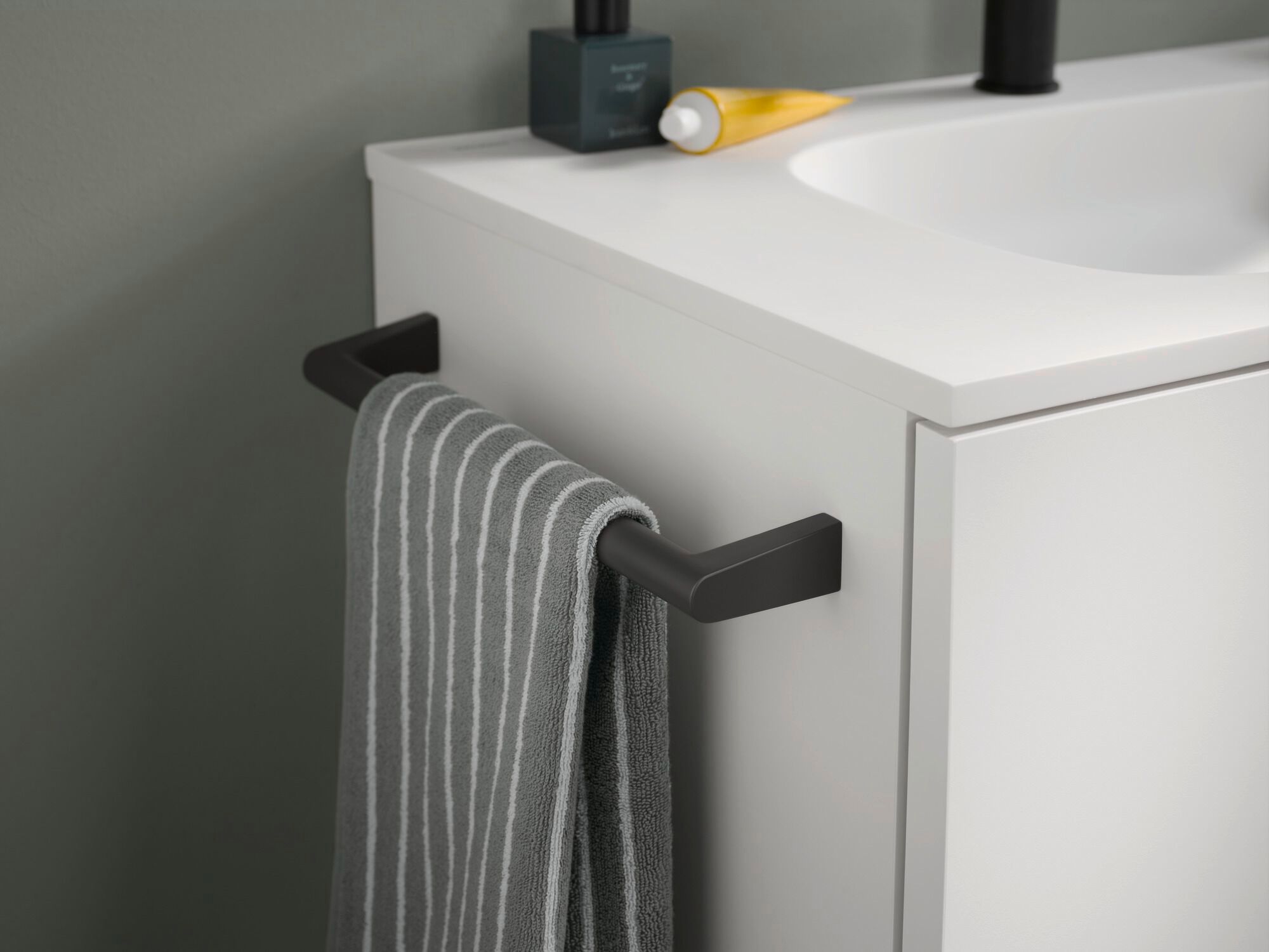 Деревянный напольный умывальник с держателем для полотенец Duravit Sivida ARCH-00060343