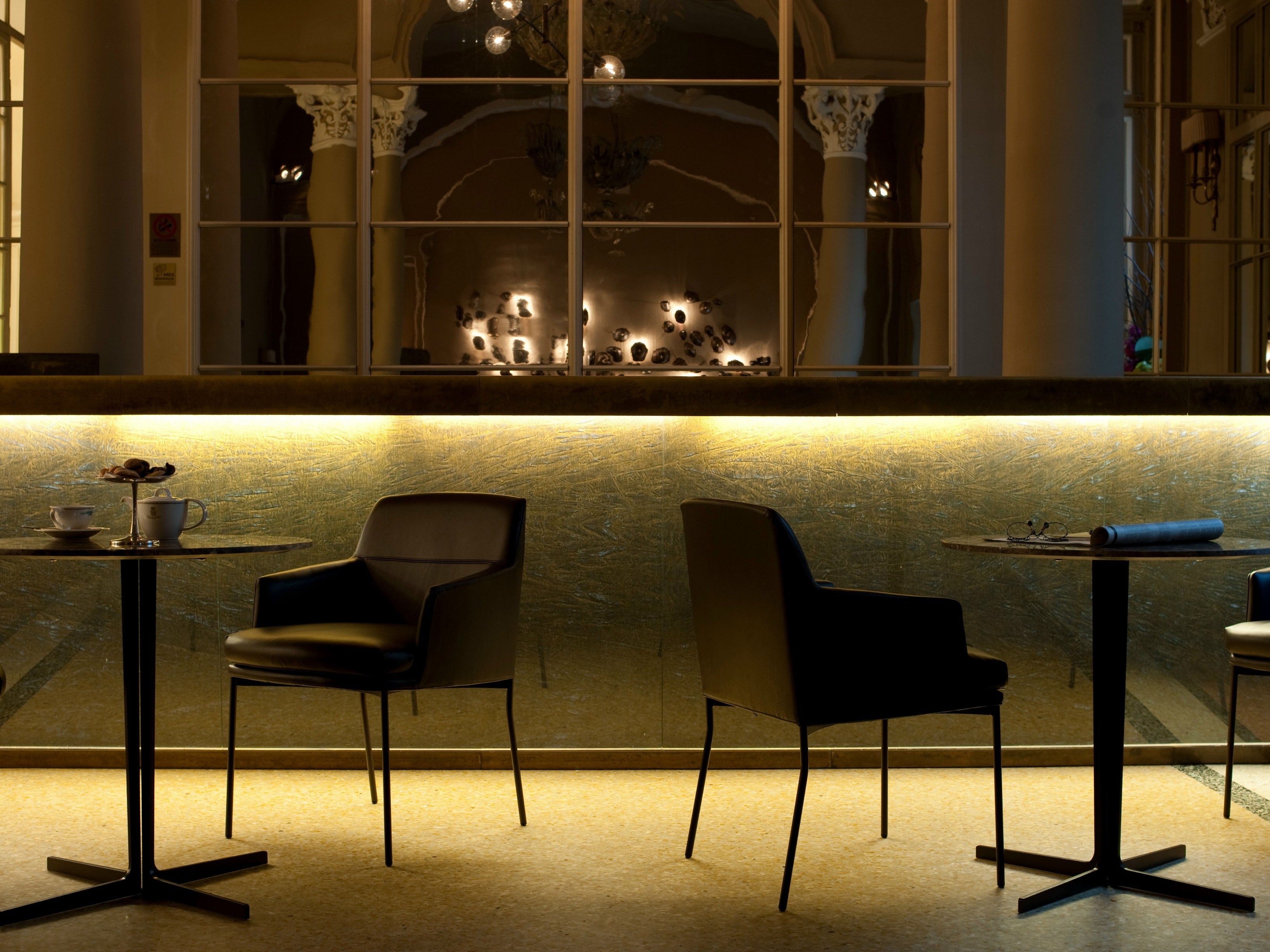 Кожаный стул с подлокотниками Tacchini Монтевидео ARCH-00110162 - Вид №3