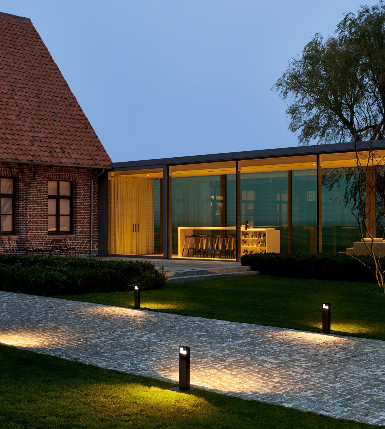 Светодиодный световой столб Deltalight Walker II ARCH-00099340