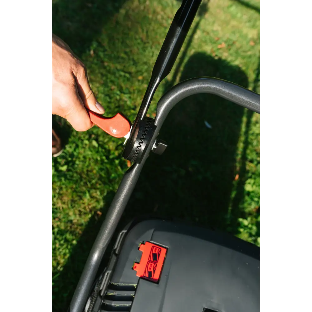 Газонокосилка бензиновая самоходная Sterwins PRO Briggs&Stratton 3.2 л.с 46 см STLM-2086901 - Вид №16