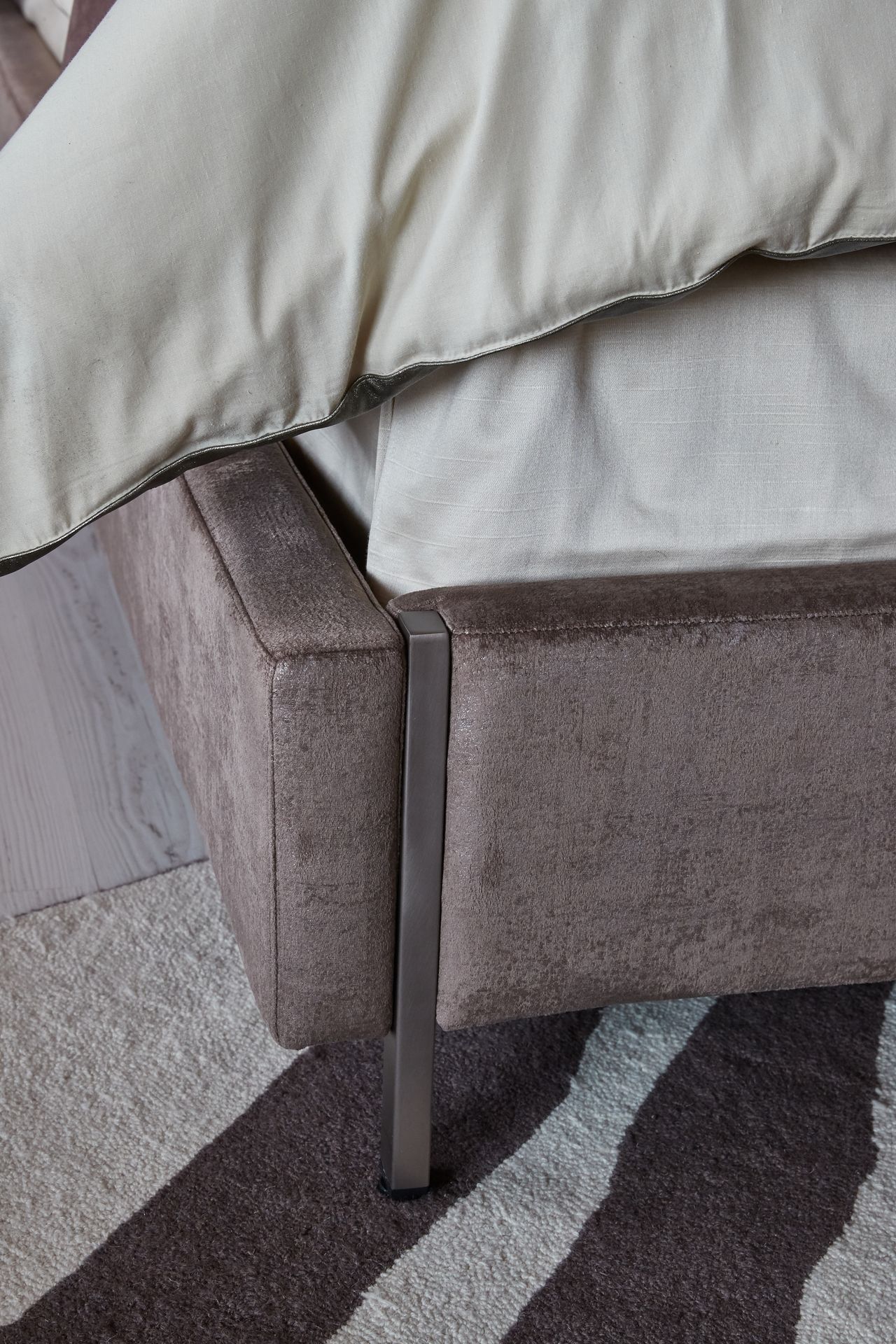 Тканевая кровать с высоким изголовьем Hurtado Evolution ARCH-00134209 - Вид №3