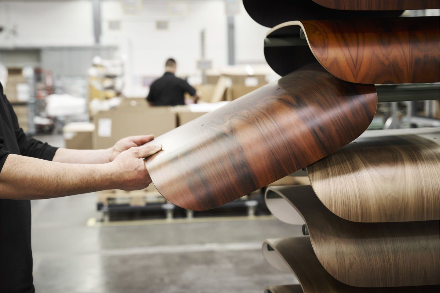 Кожаное вращающееся кресло с подлокотниками VITRA Eames Lounge Chair ARCH-00109556 - Вид №7