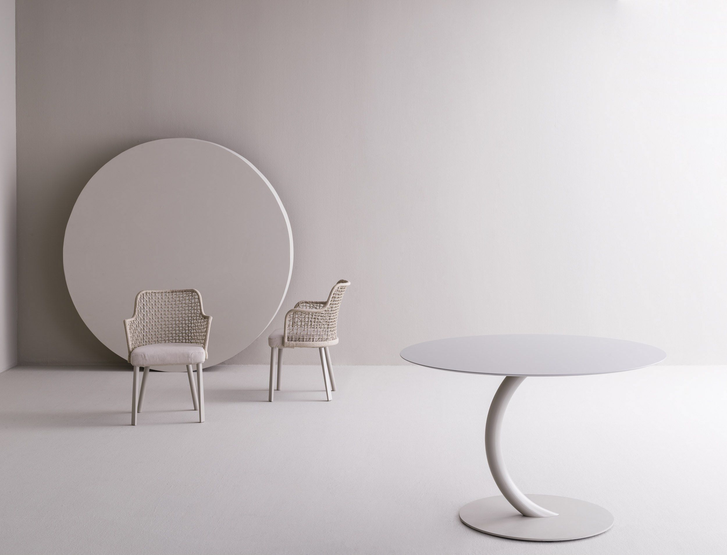 Стальной круглый садовый стол Varaschin Flexion ARCH-00052324 - Вид №3