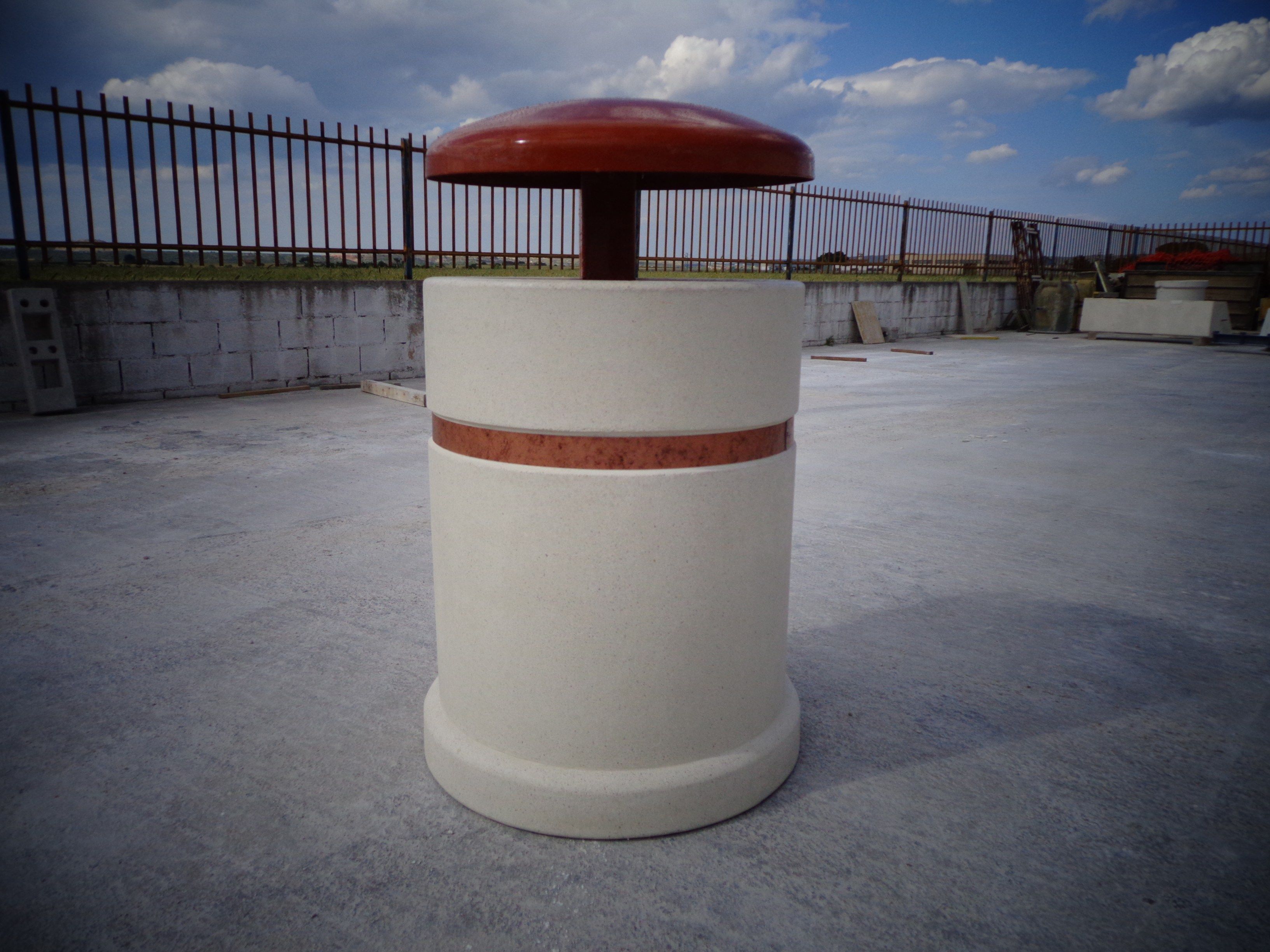 Реконструированный каменный держатель для мусора с крышкой Viscio Urban Design BROLLY ARCH-00064882 - Вид №1