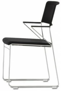 Wiesner-Hager Штабелируемый конференц-стул с салазками и подлокотниками Outline 6877