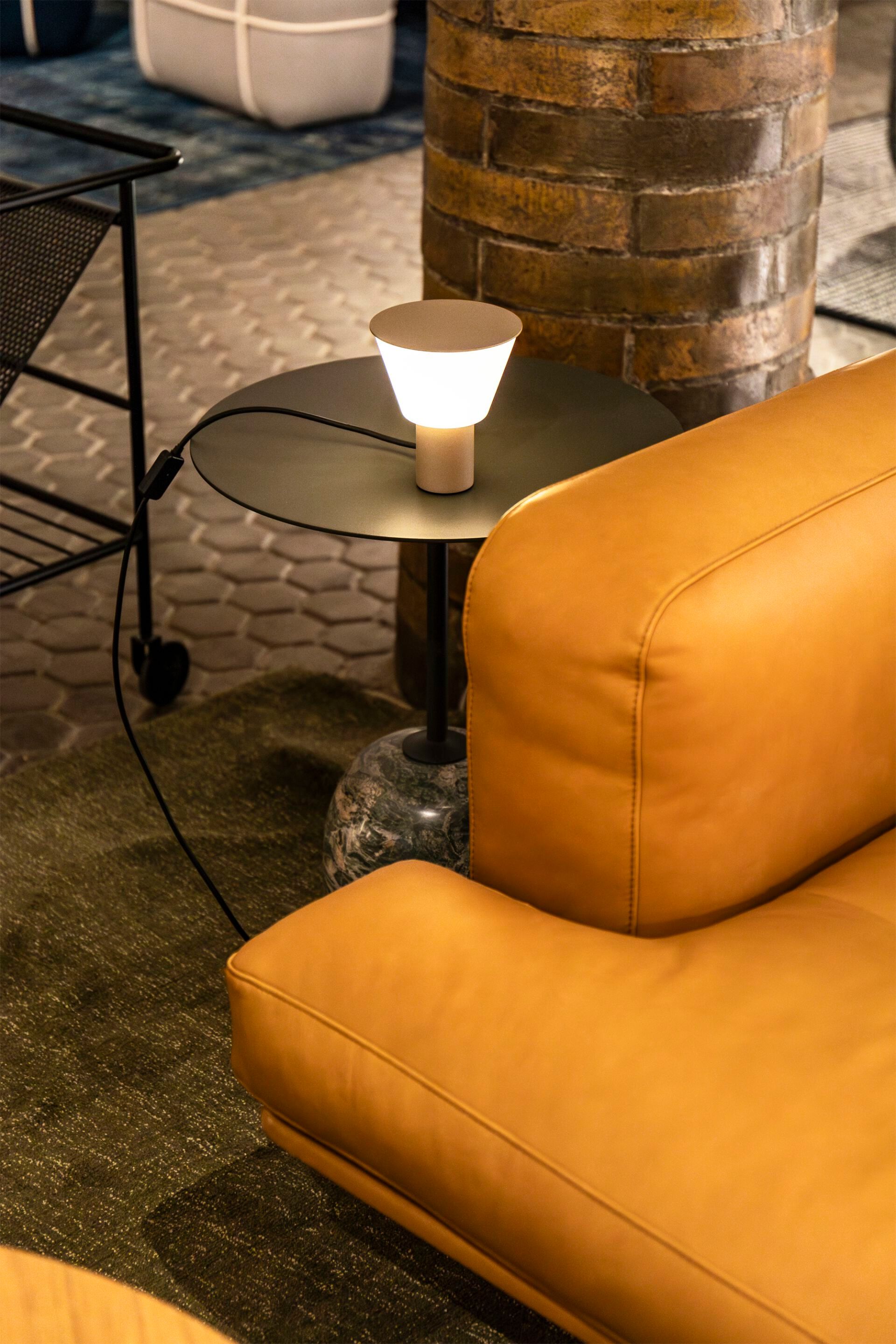 Светодиодная настольная лампа с регулируемой яркостью Estiluz Belt ARCH-00061196 - Вид №3